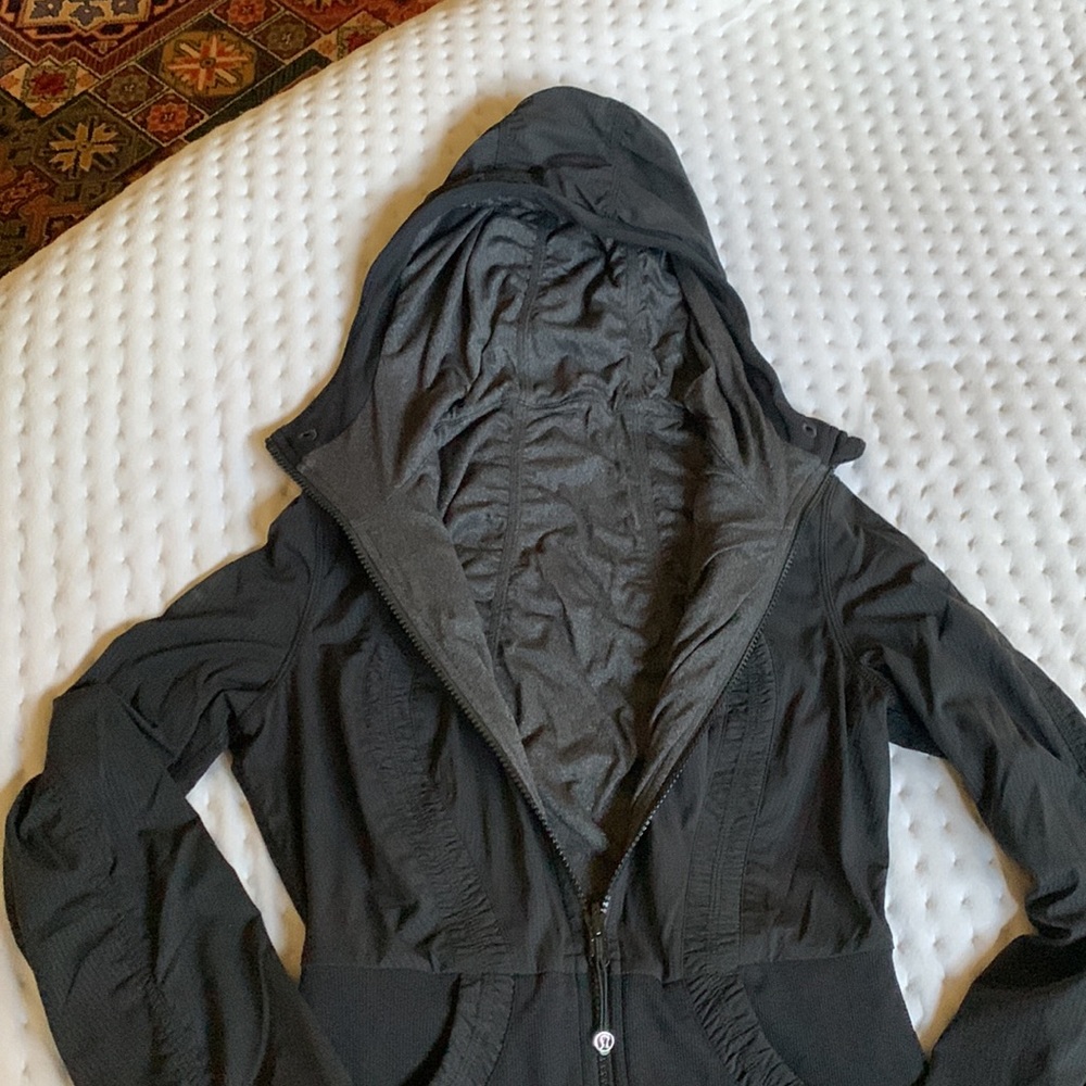 Lululemon Black & Grey Reversible Jacket - Picture 9 of 10